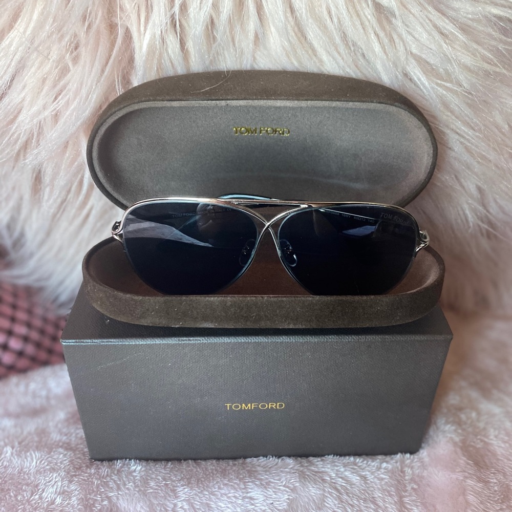 Tom Ford sunglasses 🖤 - Picture 7 of 8
